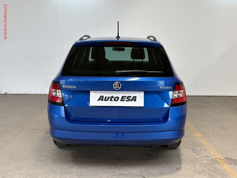 Škoda Fabia (2015) 1.2TSi, ČR, AC, temp, tažné - fotka 5 z 16