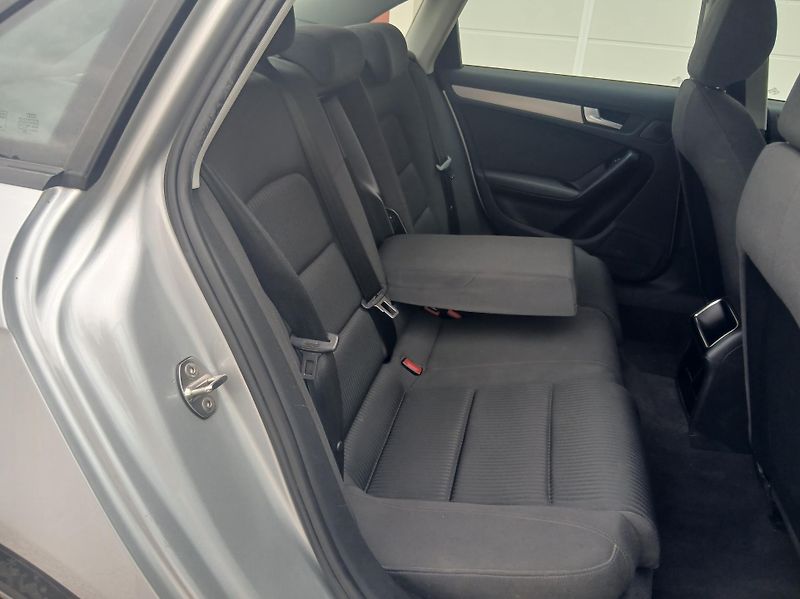 Audi A4 1.8 TFSi S-line - fotka 13 z 31