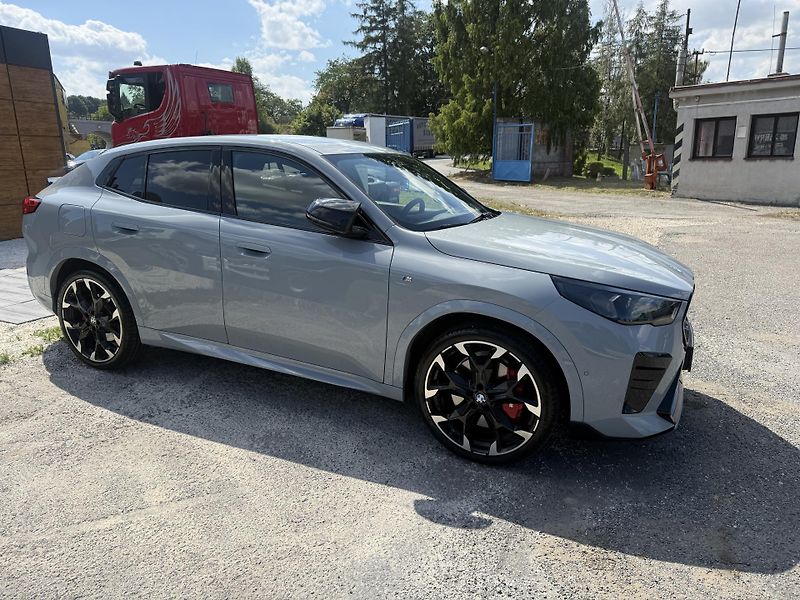 BMW X2 M135i xdrive  - fotka 4 z 12