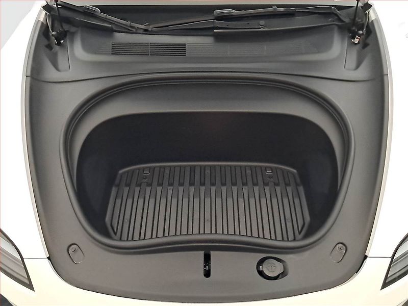 Tesla Model 3 (2023) Standard Range 60kWh, SoH 95% - fotka 16 z 31