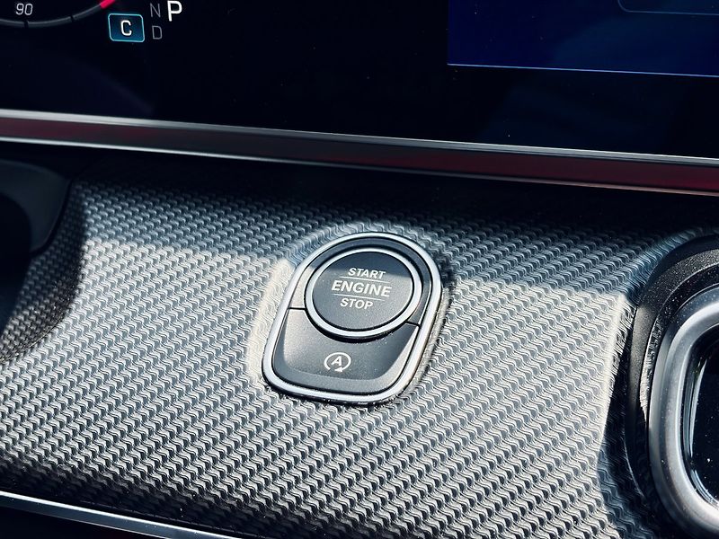 Mercedes-Benz Třídy V (2026) 300d EXCLUSIVE AMG 4M L - fotka 33 z 36