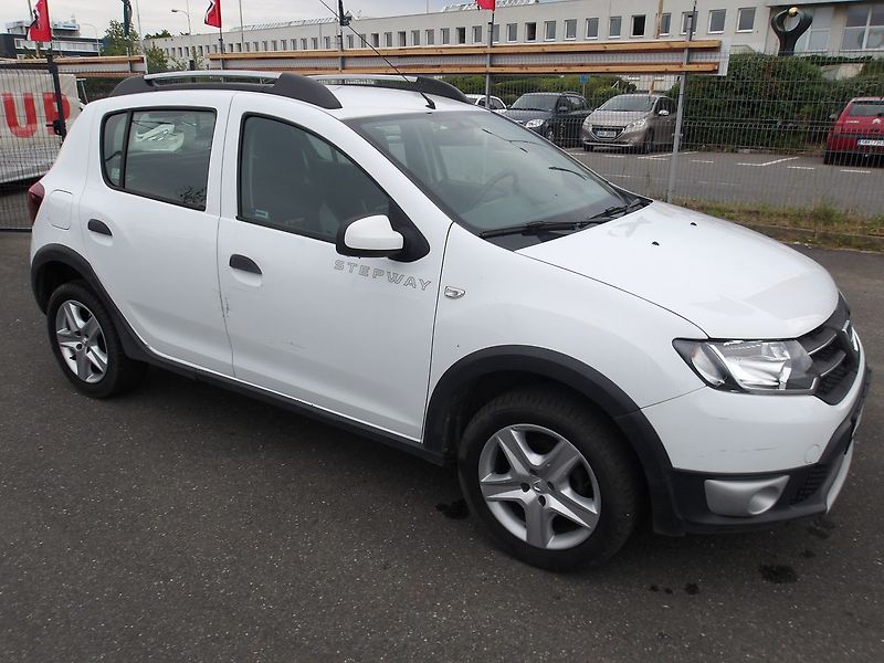 Dacia Sandero 1,0i 66kW STEPWAY  ČR NAJ.4000 - fotka 7 z 24