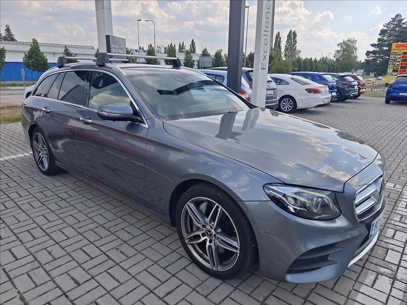 Mercedes-Benz Třídy E 2,9 400d 4Matic 9G-Tronic - fotka 8 z 22