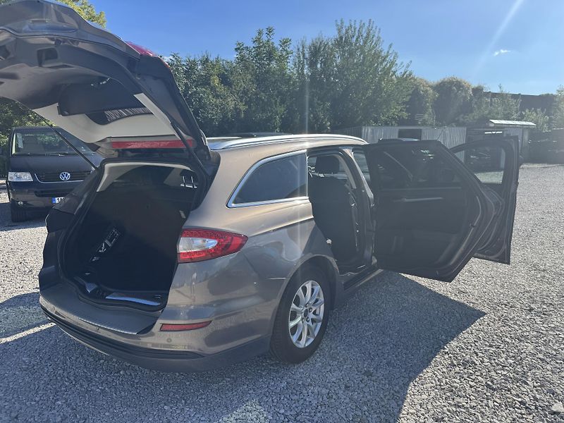 Ford Mondeo (2015) 1.5(118KW) 1MAJITEL,SERVISKA - fotka 14 z 45