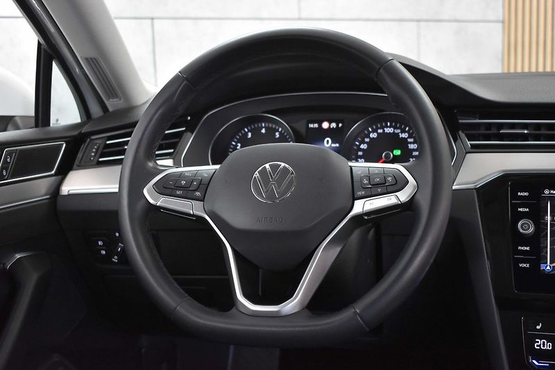 Volkswagen Passat 1.5 TSI ELEGANCE*DSG*DPH*ČR 1M - fotka 17 z 39
