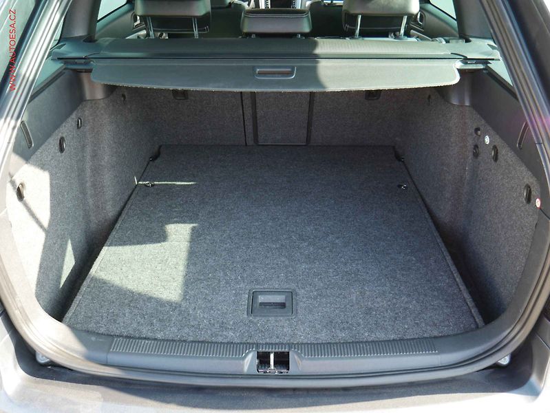 Škoda Octavia (2011) 2.0TSI, RS, DSG, navi - fotka 7 z 17