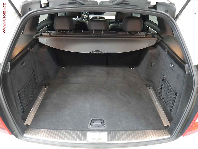 Mercedes-Benz Třídy C (2013) 1.6 C180, AT, navi, xenon - fotka 7 z 26