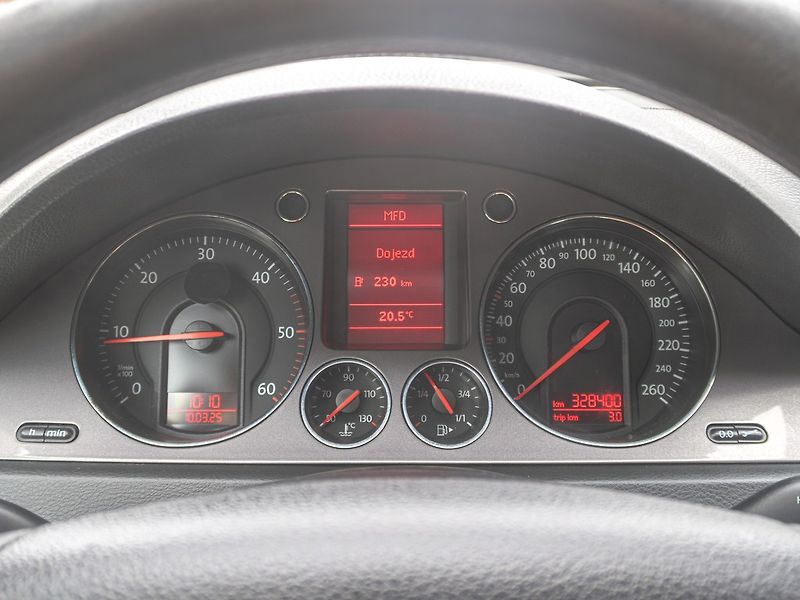 Volkswagen Passat (2008) 1.9TDI 77KW man – STK 5/28 - fotka 17 z 38