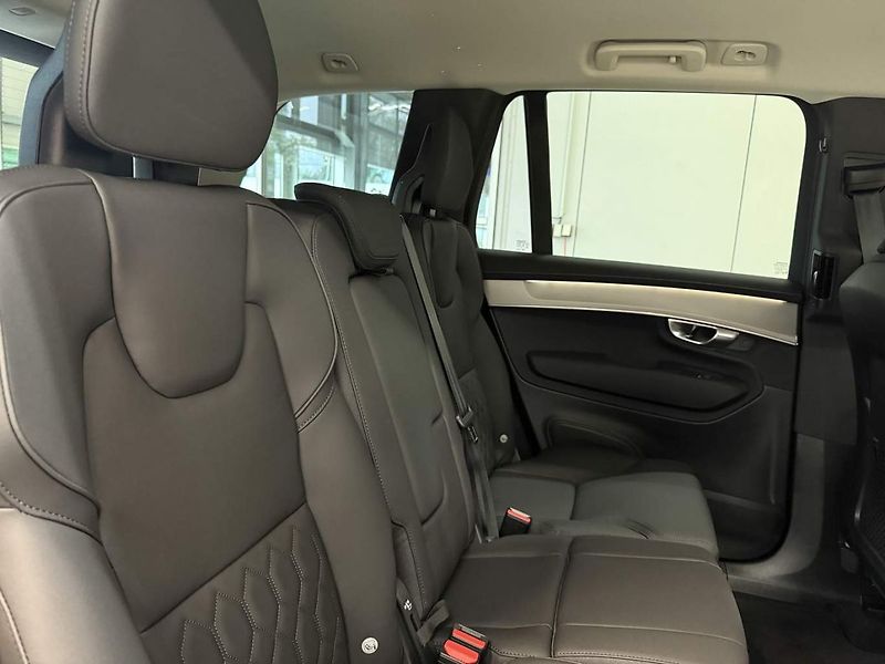 Volvo XC90 (2026) B5 2.0L 250+14 HP AT8 AWD CORE - fotka 20 z 28
