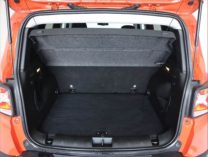 Jeep Renegade (2015) 2.0 MultiJet, 4X4, Automat - fotka 14 z 21