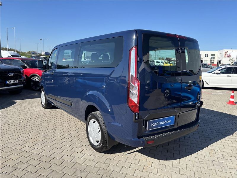 Ford Transit Custom 2,0 EcoBlue 96kW Mhev L2 9Míst - fotka 3 z 29