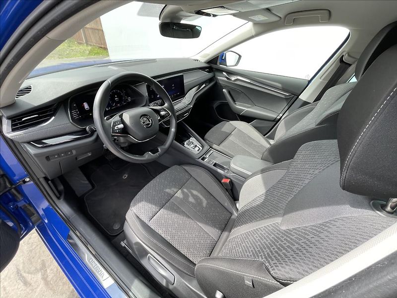 Škoda Octavia 2,0 TDI DSG Style Plus TAŽNÉ - fotka 5 z 22