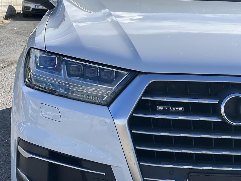 Audi Q7 3.0TDi QUATTRO S-LINE ČR DPH - fotka 37 z 43