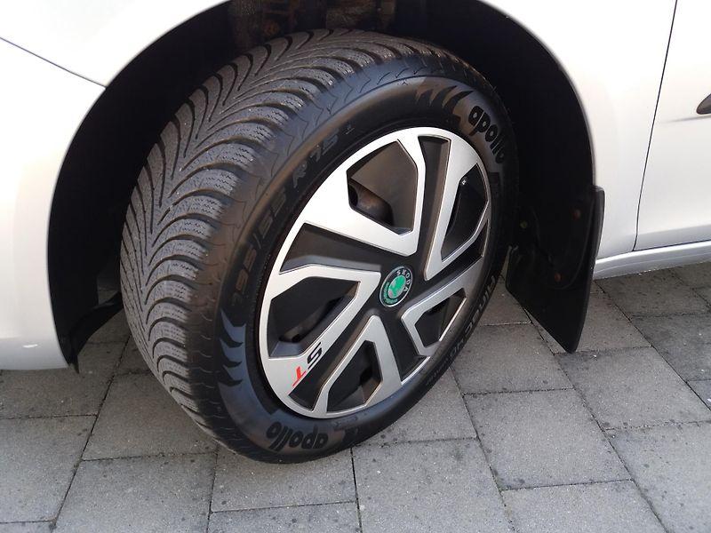 Škoda Fabia 1.2TSi,DIG.KLIMA,VÝHŘEV.SEDAD! - fotka 13 z 29