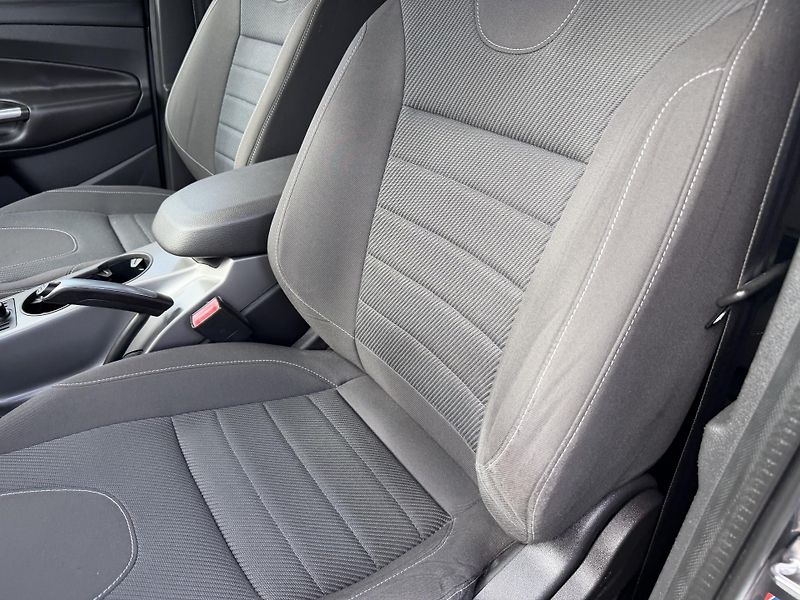 Ford Kuga 2.0TDCi 140PS 162TKM SERVIS!!! - fotka 99 z 162