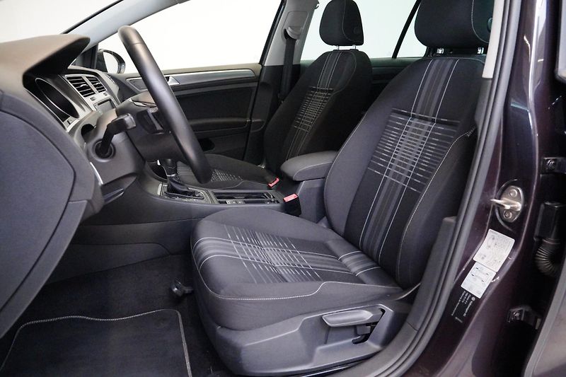 Volkswagen Golf - fotka 11 z 27