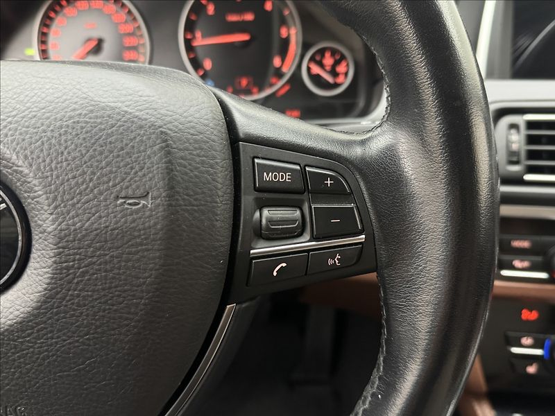 BMW Řada 5 2,0 4X4 KŮŽE SERVIS KAMERA ČR - fotka 12 z 38