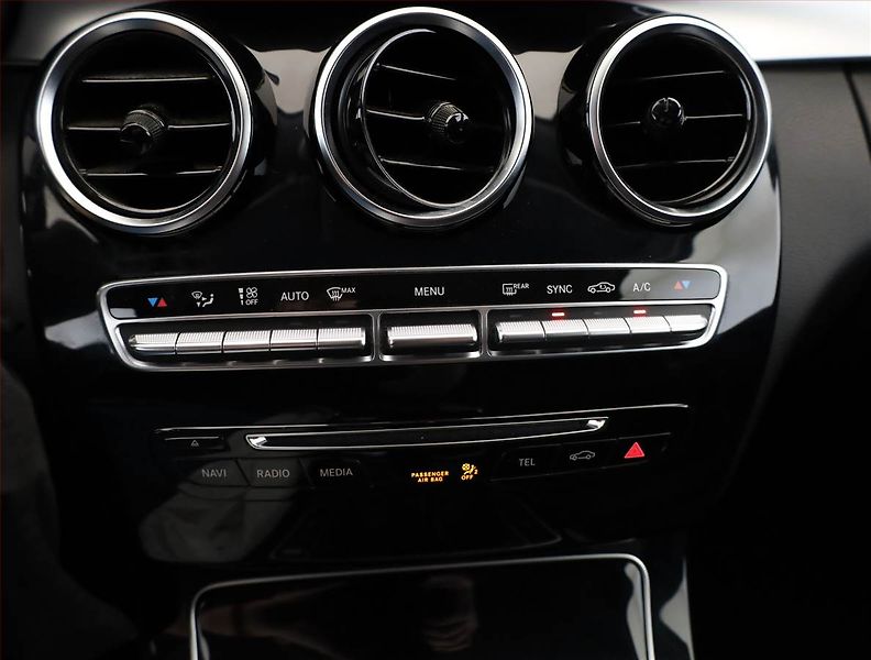 Mercedes-Benz Třídy C (2016) Classic C 220 CDI, Navi - fotka 10 z 21