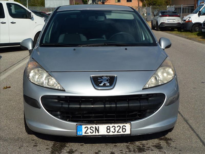 Peugeot 207 1,4 - fotka 4 z 43