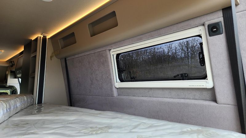Iveco 50C18HA8V/P 3,0D RVEvolution  - fotka 33 z 33