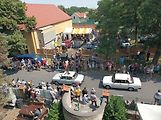 Do Hříškova dorazil na jubilejní veteránský sraz rekordní počet vozidel. Přijela i herečka Obermaierová