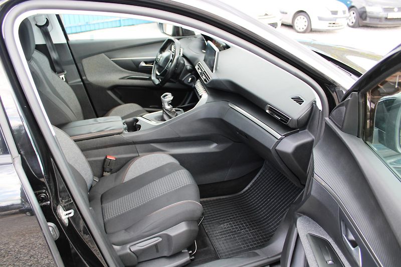 Peugeot 3008 (2018) 1,5HDI NAVI KLIMA  TEMPOMAT AL - fotka 13 z 15
