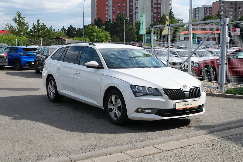 Škoda Superb - fotka 3 z 6