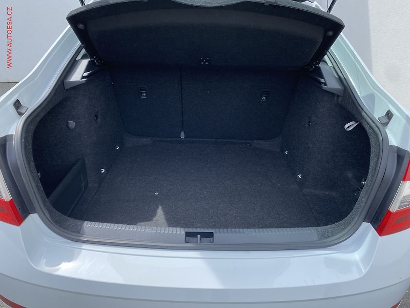 Škoda Octavia (2017) 1.6 TDi, Drive, DSG, navi - fotka 7 z 18