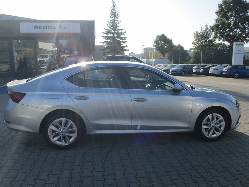 Škoda Octavia liftback Style 2,0TDI/110kW DS - fotka 4 z 15
