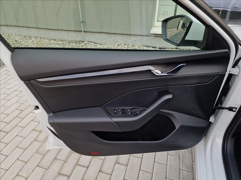 Škoda Octavia 2.0 TDI 110kW Combi,ČR,1.Maj. - fotka 38 z 50