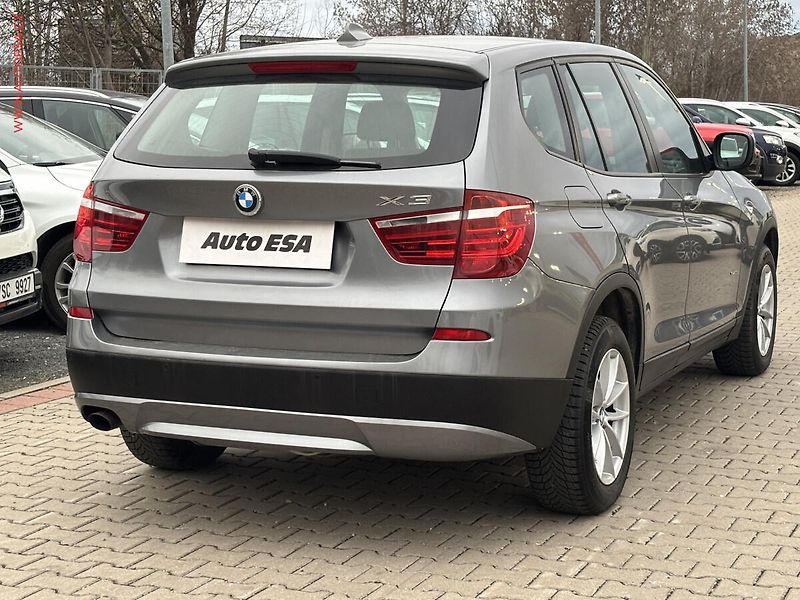 BMW X3 (2011) 2.0D xDrive20d, +ALU - fotka 4 z 17
