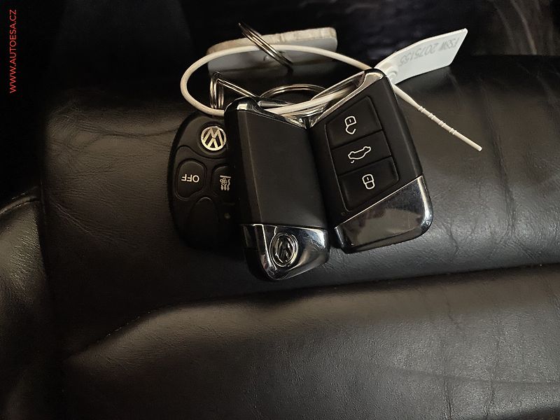 Volkswagen Passat (2015) 2.0 Bi-TDi 4x4, Highline - fotka 18 z 18