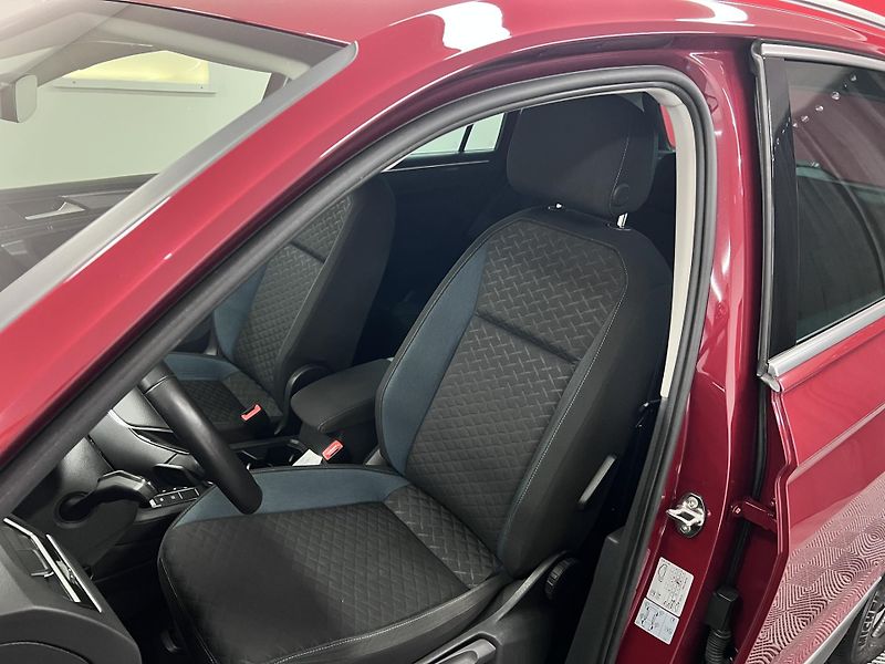 Volkswagen Tiguan IQ.DRIVE, 2.0 TSI 140 kW, 4x4 - fotka 13 z 44