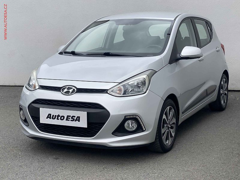 Hyundai i10 (2015) 1.0i, AC, park.asist - fotka 3 z 17