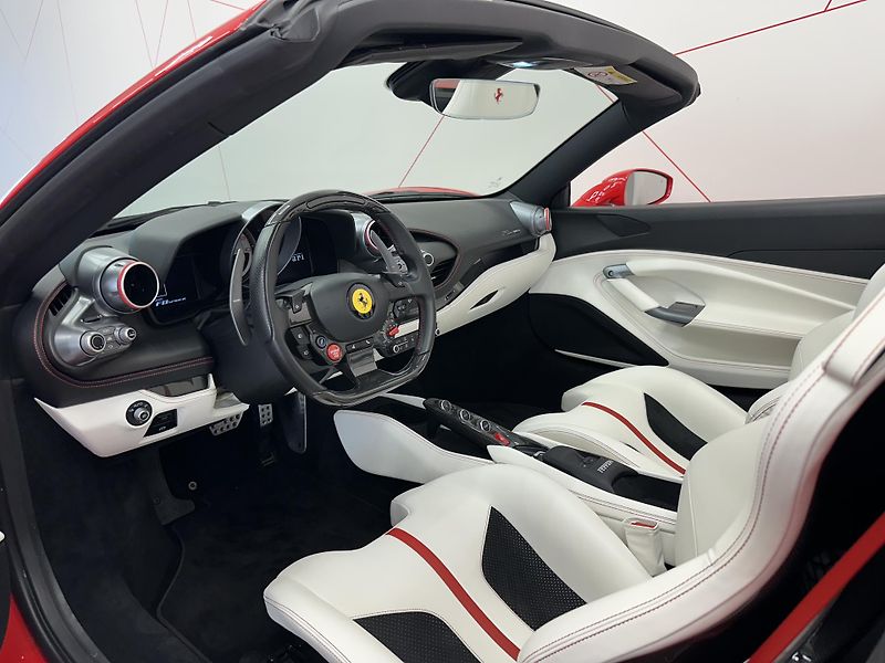 Ferrari F8 (2022) Spider*LIFT*DISPLAY*TEMPOMAT - fotka 11 z 18