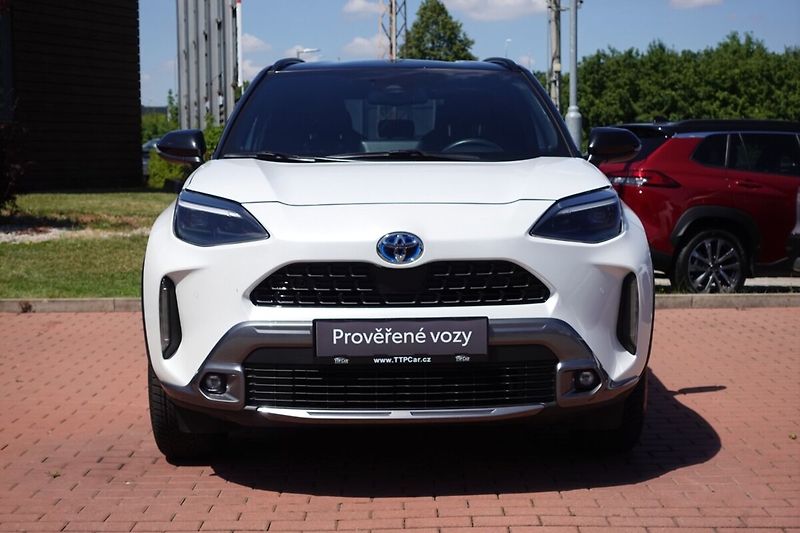Toyota Yaris Cross 1,5 HEV Adventure 4x4 - fotka 2 z 34