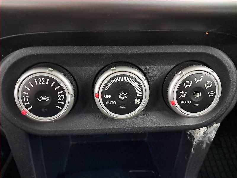 Mitsubishi Lancer (2009) 1.8 i, nová STK, dobrý stav - fotka 17 z 17