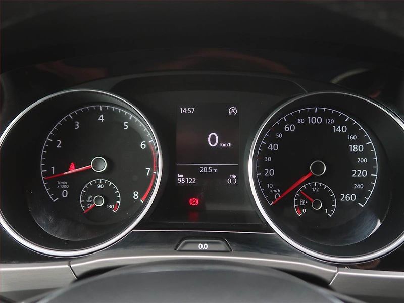 Volkswagen Touran (2017) 1.4 TSI, Tempomat - fotka 11 z 16