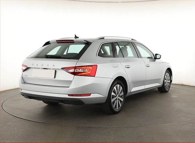 Škoda Superb (2022) Style 2.0 TDI - fotka 5 z 19