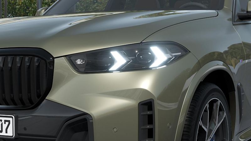 BMW X5 xDrive40i - fotka 7 z 14