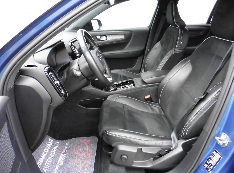 Volvo XC40 1,5 T3 R-Design 120kW A/T, nov - fotka 11 z 19