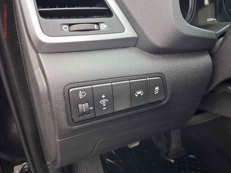 Hyundai Tucson (2016) 1.6 GDi, Navi, kamera - fotka 14 z 17