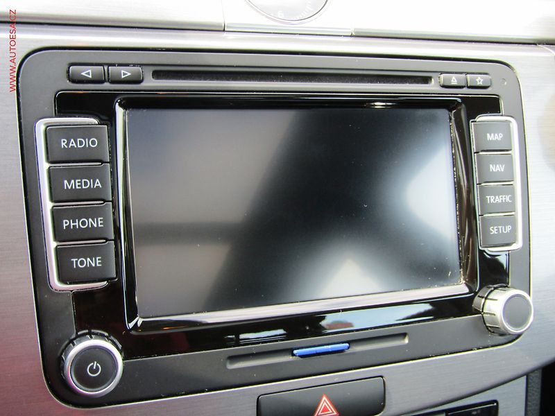 Volkswagen Passat (2014) 2.0TDi, Xenon, panor - fotka 11 z 19