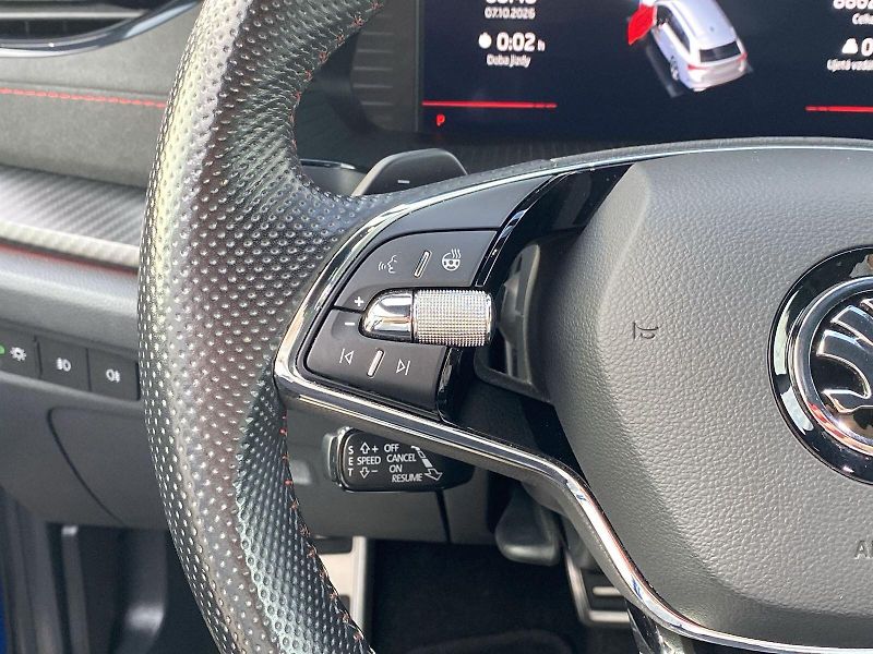 Škoda Octavia (2023) Combi 2.0 TDI DSG RS - fotka 19 z 35