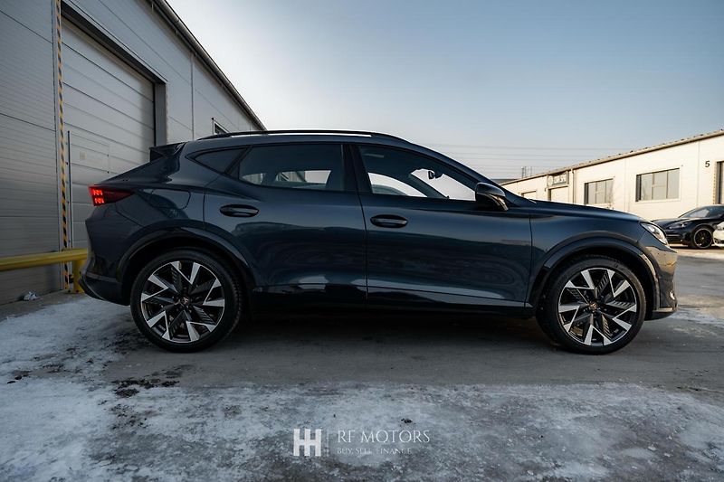 Cupra Formentor (2025) VZ 2,0 TSI 333 4Drive - fotka 7 z 53