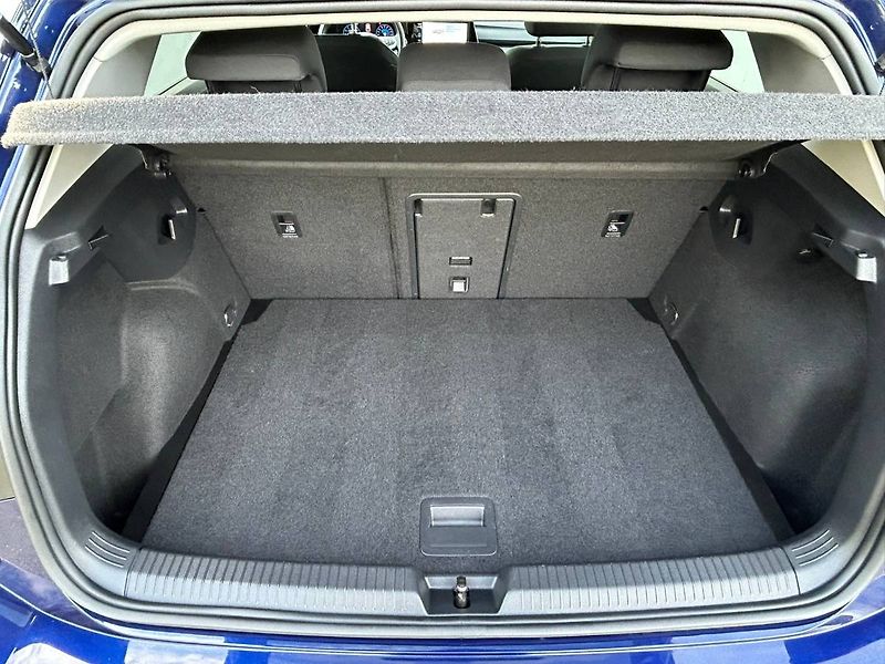 Volkswagen Golf (2022) 1.5 TSI 110 kW Webasto  Záruka - fotka 29 z 34