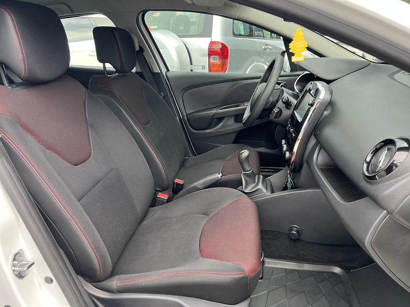 Renault Clio 1.2i 16v NAVI KLIMA PŮVOD ČR - fotka 29 z 39
