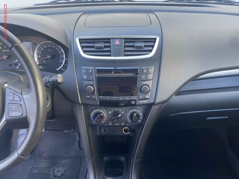Suzuki Swift (2015) 1.2 VVT, Klima - fotka 12 z 15