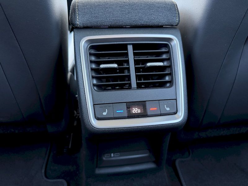Škoda Elroq (2025) Premium Loft 50 55 kWh 125 kW - fotka 27 z 35