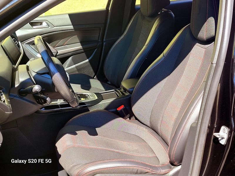 Peugeot 308 eHDi GT Line*SERV.KNIHA ROZVOD - fotka 28 z 45